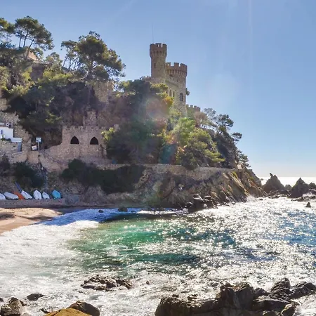 3 Bedroom Beautiful In Apartment Lloret de Mar