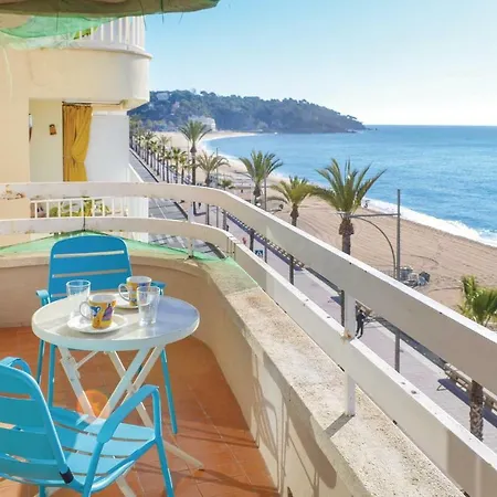 3 Bedroom Pet Friendly Apartment In Lloret De Mar * Lloret de Mar